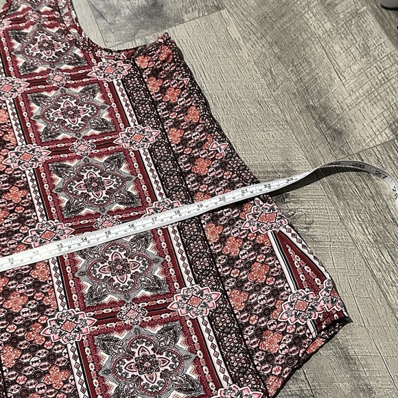 pink rose XL Women’s Patterned Blouse v neck tank top polyester - Picture 4 of 8